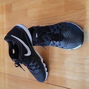 Nike black/white sz 12 tennis shoes